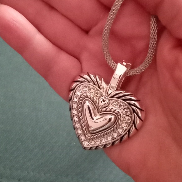 NWOT! Vintage Roman Jewelry Company Silver-Tone Pendant And Chain Set - Picture 4 of 6